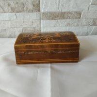 Стара дървена кутия за бижута - украсена с фурнир, снимка 6 - Антикварни и старинни предмети - 37451721