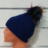 Нова зимна дамска тъмносиня шапка с шарен помпон/пух, снимка 8 - Шапки - 31664861