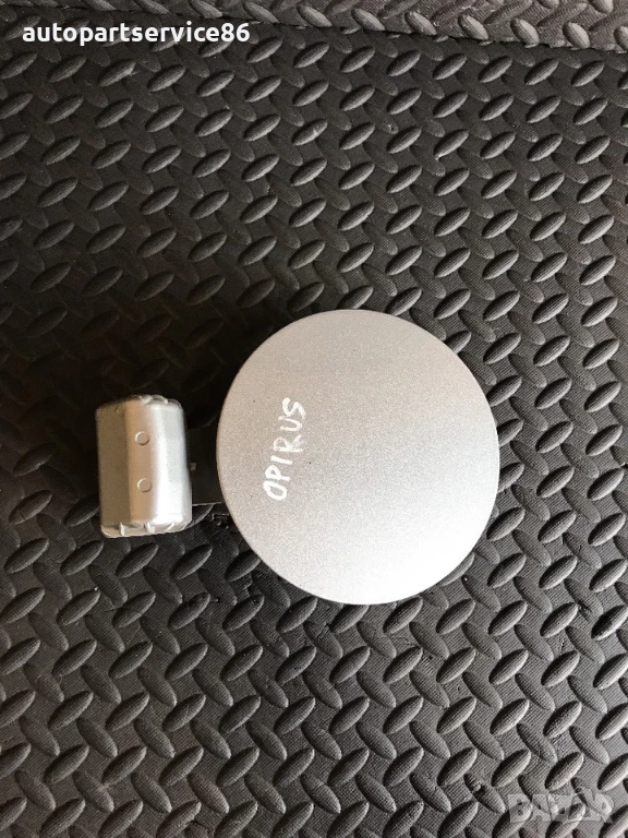 Капак на резервоар за врата сребристо за KIA Opirus 3.5 (2006), снимка 1