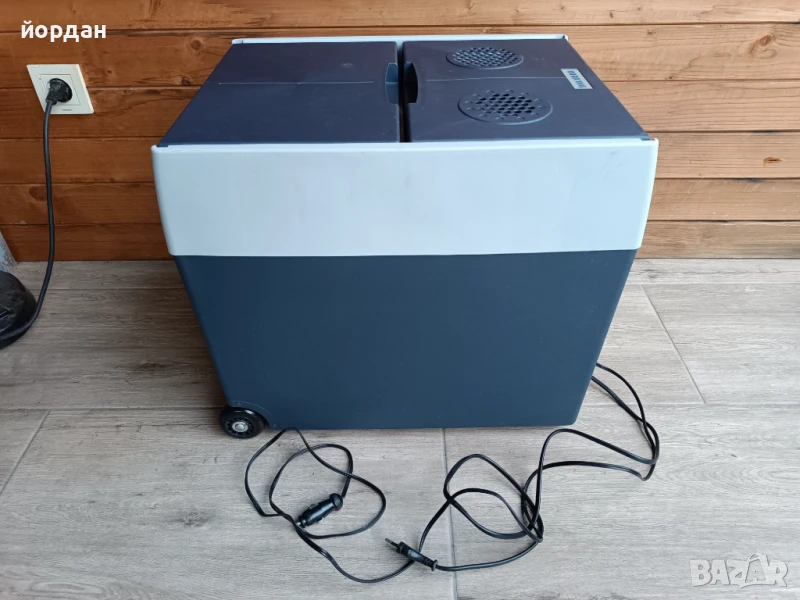 Хладилна чанта Mobicool / Waeco 12/220 волта .48 литра , снимка 1