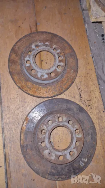 задни дискове VW голф golf 5 задни diskove 2.0 140, снимка 1