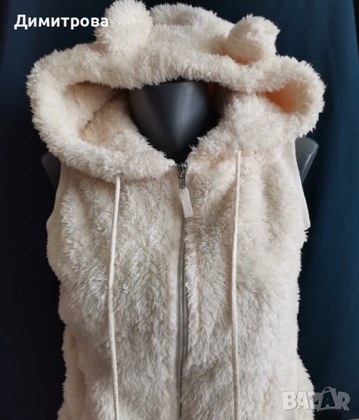  Tedi bear - Пухкав бял елек с ушички , снимка 1