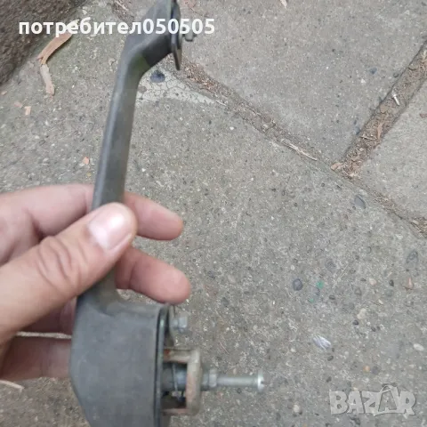 Задна Дръжка от Вартбург 353, снимка 2 - Автомобили и джипове - 49055750