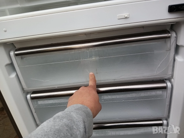 XXL иноксов комбиниран хладилник с фризер Сименс Siemens с две години гаранция!, снимка 10 - Хладилници - 52543974