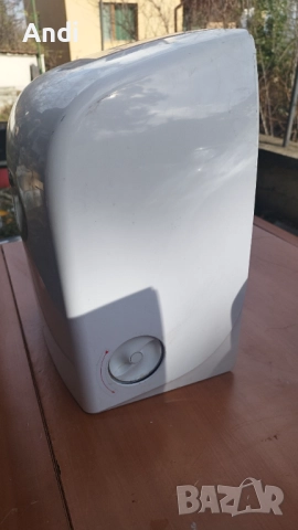 Диспенсъри за течен сапун , тоалетна хартия , кърпи за ръце и кухненски рола, снимка 18 - Други стоки за дома - 52567697