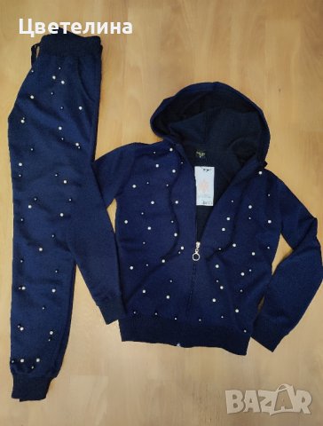 Дамски комплект в тъмносиньо с перли размер S цена 33 лв.