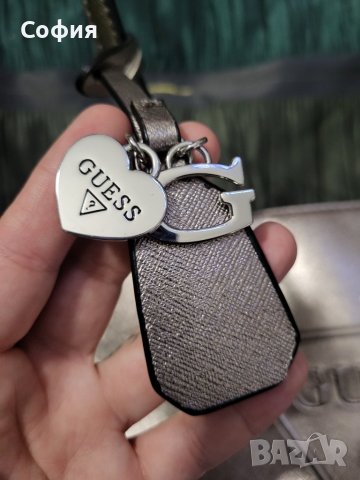 Оригинална чанта GUESS, снимка 10 - Чанти - 40117721