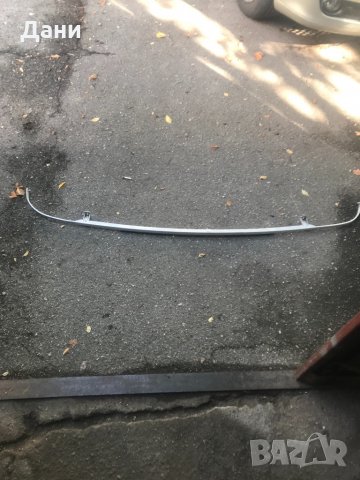 Лайсната под фаровете Ауди 80