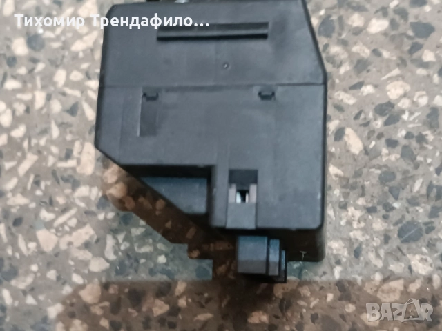 Гълтач за ключ Mercedes W203 , 2095450508 , 209 545 05 08 , 3300.2404, снимка 4 - Части - 51500904