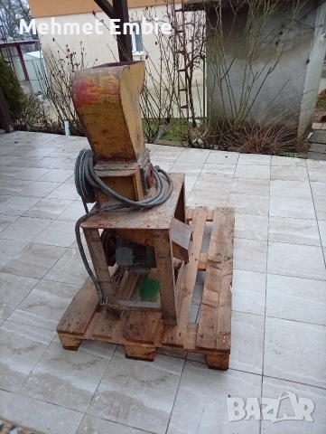 дробилка с трифазен електромотор , снимка 8 - Други машини и части - 54163171