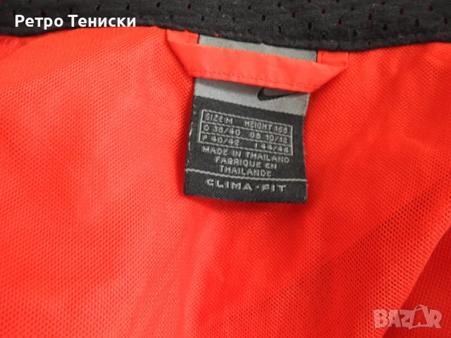 Яке Nike — Teens размер M Червено, снимка 3 - Тениски - 56319287