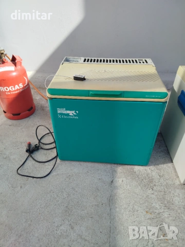 Амонячен хладилник ELECTROLUX 12/220 V- GAS, снимка 13 - Хладилни чанти - 54339305