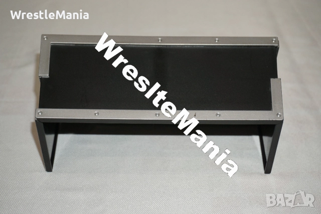 Рядка Оригинална Разрушаваща се Коментаторска Кеч Маса WWE Wrestlemania Commentator Breakable Table , снимка 13 - Колекции - 51855695