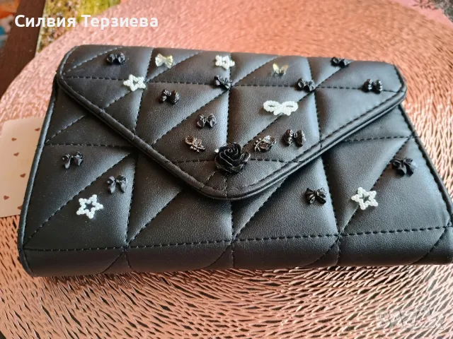 Чисто нова бутикова дамска малка чанта, снимка 2 - Чанти - 49825454