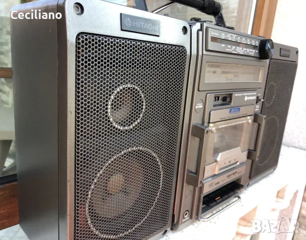 Hitachi TRK-9140E Голям,тежък и много свирещ радиокасетофон!, снимка 3 - Радиокасетофони, транзистори - 55742299