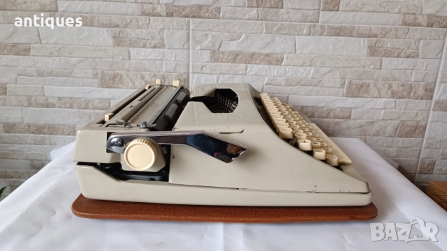 Стара пишеща машина Princess 500 - 1970" год., снимка 5 - Антикварни и старинни предмети - 53162440