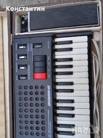 Винтидж съветски синтезатор Faemi-M (Фаэми-М) – Рядък колекционерски модел, снимка 5 - Антикварни и старинни предмети - 53950132