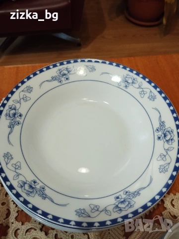 Продавам сервиз за хранене, снимка 4 - Сервизи - 54012632