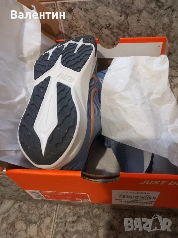 Маратонки NIKE 35 сиви, снимка 2 - Детски маратонки - 54364088