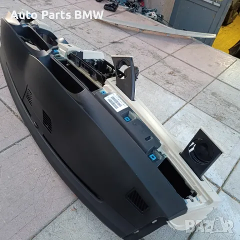Арматурно табло с къп холдери десен волан BMW E92 E93
Арматурно табло БМВ Е92 Е93, снимка 3 - Части - 48576569