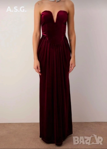 Кадифена елегантна рокля