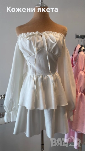 Бяла рокля с ръкави