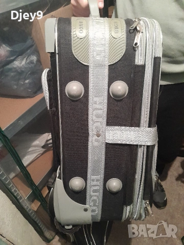 много здрав пътнически куфар hugo и мн.други , снимка 3 - Куфари - 53167312