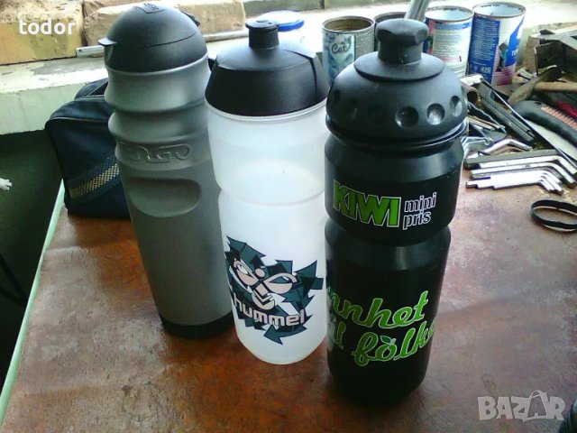 продавам 3бр.велоседалки и 3бр.бутилки за вода