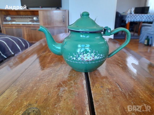 Стар емайлиран чайник #38, снимка 1 - Антикварни и старинни предмети - 36862916