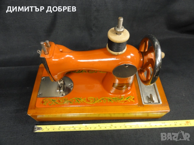 СТАРА РЕТРО СОЦ СССР МЕХАНИЧНА ИГРАЧКА ШЕВНА МАШИНА, снимка 8 - Антикварни и старинни предмети - 51583627