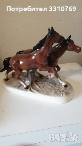 Красиви порцеланови статуетки на коне и ловни кучета. , снимка 2 - Статуетки - 52629988