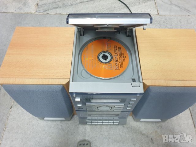 Аудиосистема Sanyo DA170 с две колони и дистанционно. Всичко и работи. В много добро състояние е. Им, снимка 3 - Аудиосистеми - 39058642