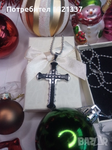 Кръст, снимка 4 - Колиета, медальони, синджири - 52674361