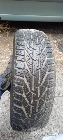 1бр. зимна гума 195/65/15 DOT 4219, снимка 3 - Гуми и джанти - 51949913