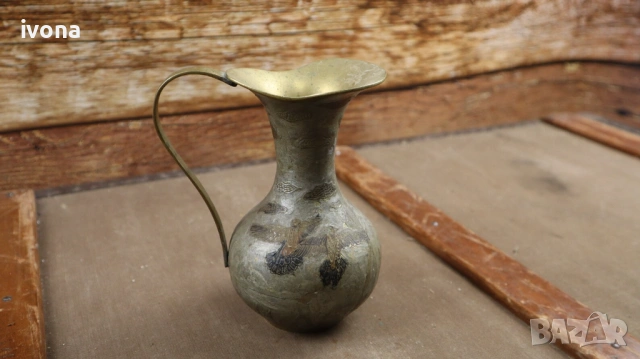 -Масивна месингова ваза с орнаменти на птици!