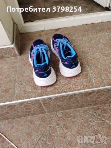 Дамски маратонки Adidas , снимка 4 - Маратонки - 41770115