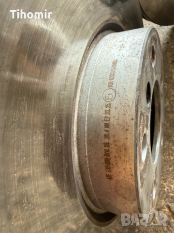 Bmw x5 3.0d 245к.с 2011г Предни Спирачни дискове с накладки, снимка 3 - Части - 53975861