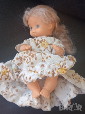 Ретро Кукла / Кукличка с пищна рокля, снимка 1 - Кукли - 44165043