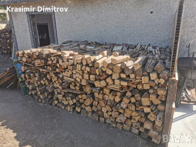 Продавам сухи дърва за огрев. 