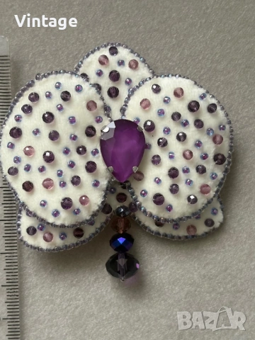 Ръчно изработена брошка Орхидея 