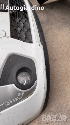 Предна Броня за Renault Twingo 2000 - 2004, снимка 2 - Части - 52159278
