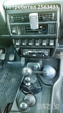 LADA NIVA URBAN 3 врати, снимка 8 - Автомобили и джипове - 54362763