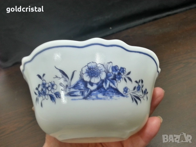 френски аркопал чаши за чай и купичка захарница , снимка 2 - Антикварни и старинни предмети - 47488440