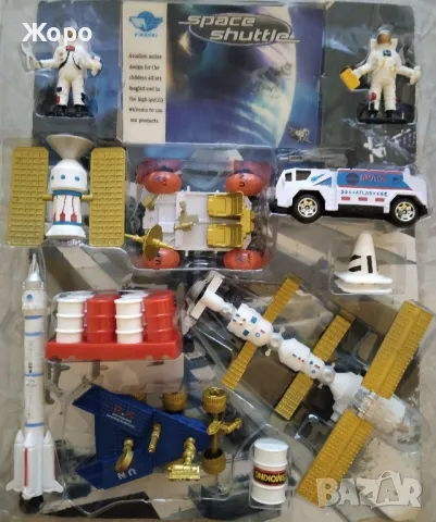 КОСМИЧЕСКА СТАНЦИЯ С КОСМИЧЕСКИ КОРАБИ И КОСМОНАВТИ 04691, снимка 2 - Влакчета, самолети, хеликоптери - 47489132