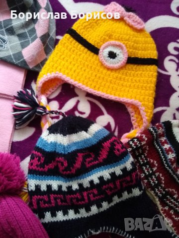 Нова шапка миньон с подаръци, снимка 3 - Шапки, шалове и ръкавици - 30618256