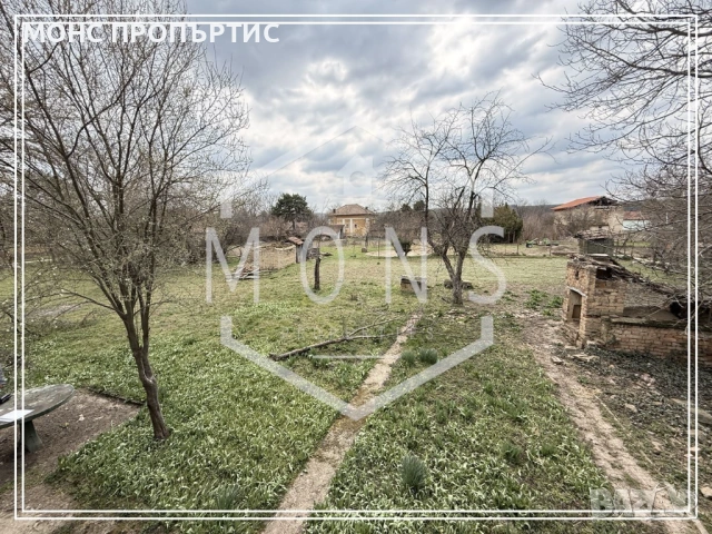 Двуетажна къща с просторен двор в с. Стамболово, обл. Велико Търново, снимка 8 - Къщи - 53970696