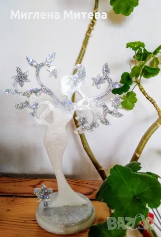 Стойка за бижута 