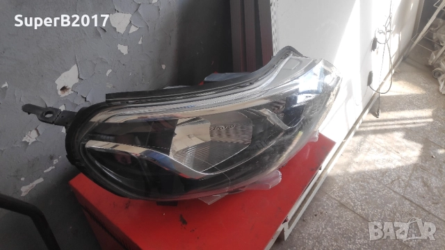 Продавам - оригинален десен фар за Toyota ProAce 2019 г, снимка 2 - Части - 52193310