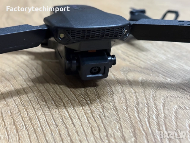 Дрон E88 PRO с две HD камери и 15 мин. полет + чанта, снимка 5 - Дронове и аксесоари - 53262679