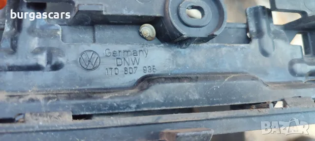 Държач предна броня 1T0 807 935 Vw Touran - 40лв, снимка 2 - Части - 50300433